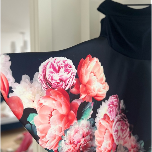 Beautiful off shoulder prom or cocktail dress by Josep Ribkoff. Size 6 us - Picture 4 of 6